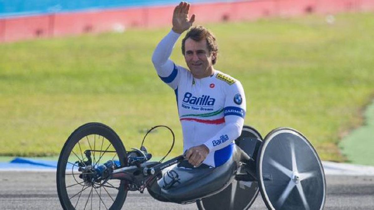 Alex Zanardi, ecco come sta il campione a 9 mesi dall'incidente Bigodino