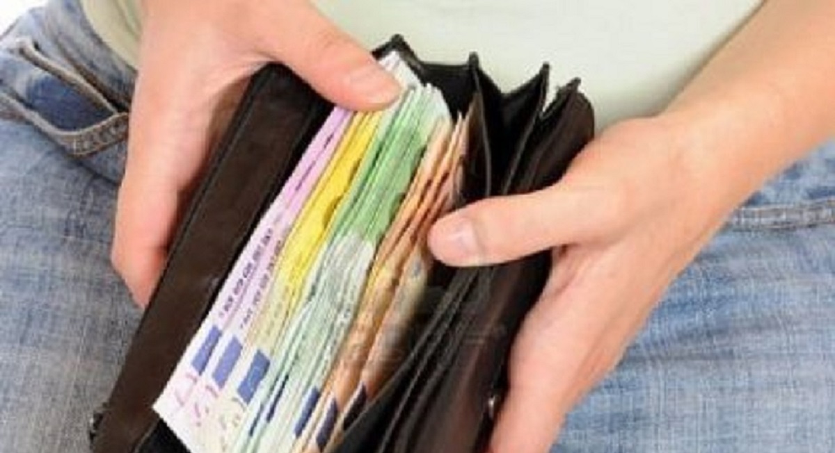 Ferrara, mendicante trova un portafoglio con 7 mila euro