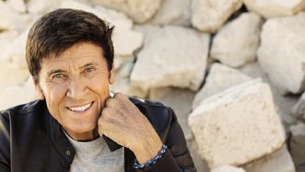 Gianni Morandi ricoverato al centro grandi ustionati: come sta ora il cantante