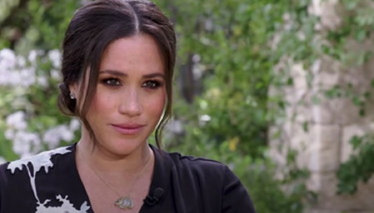 Meghan Markle fu fotografata nella sera in cui confidò a Harry di voler morire. Le foto in cui si sforza di sembrare serena