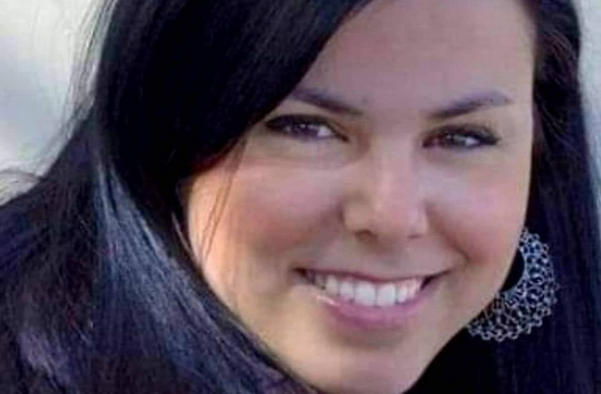 Tanto dolore ai funerali di Ornella Pinto. Non passa inosservato il commovente gesto verso la bara