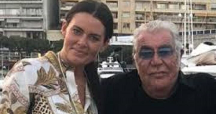 80 anni lui, 36 anni lei, il loro amore va oltre i pregiudizi. Fanno coppia da 7 anni e lui le ha regalato un'isola