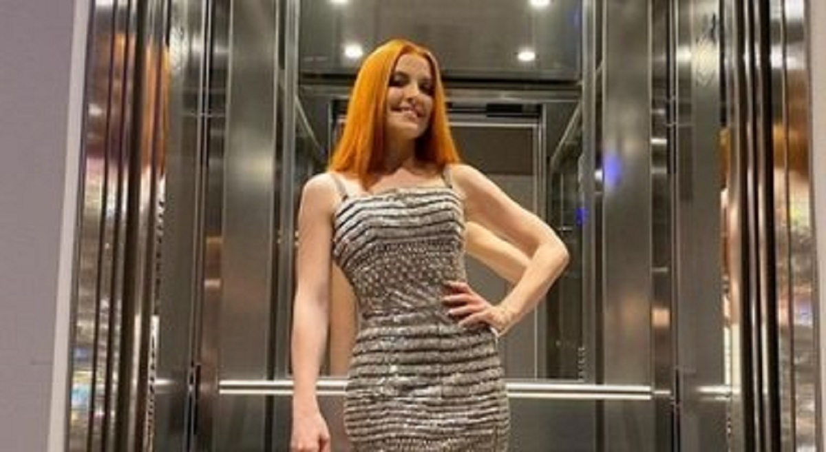 Sanremo 2021, Noemi divina sul palco dell’Ariston: il significato nascosto del vestito scelto dalla cantante