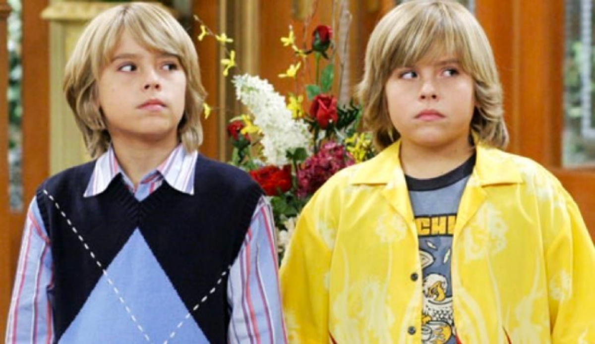 Chi non ricorda i due gemelli più famosi di Disney Channel? Ma che fine hanno fatto oggi Zach e Cody e come sono diventati? Ecco le foto