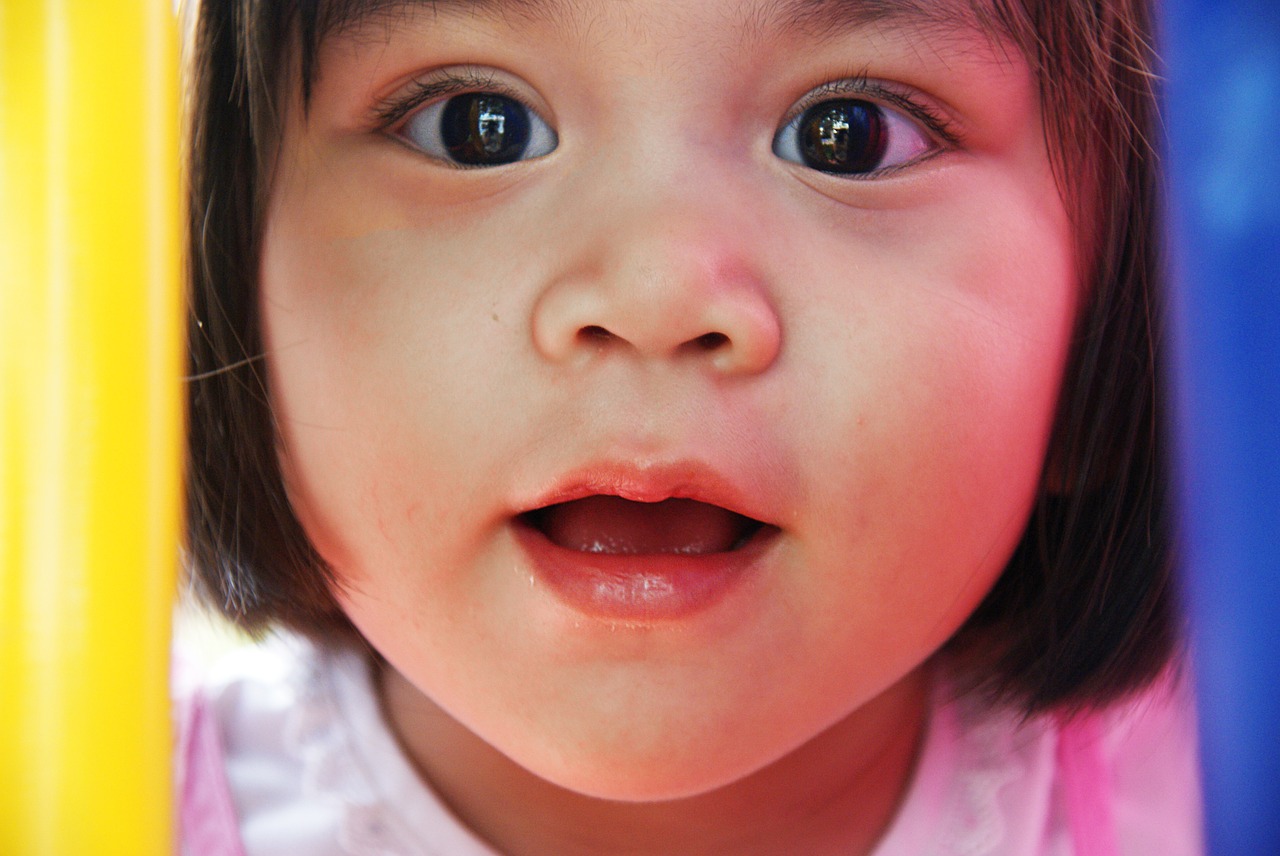 Bambina a scuola