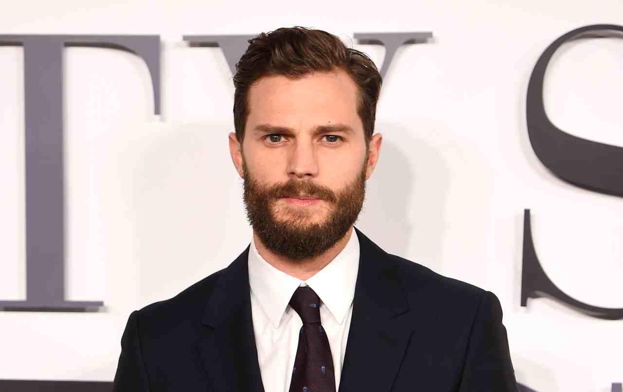 Jamie Dornan, morto il papà dell’attore di 50 sfumature di grigio: aveva il coronavirus