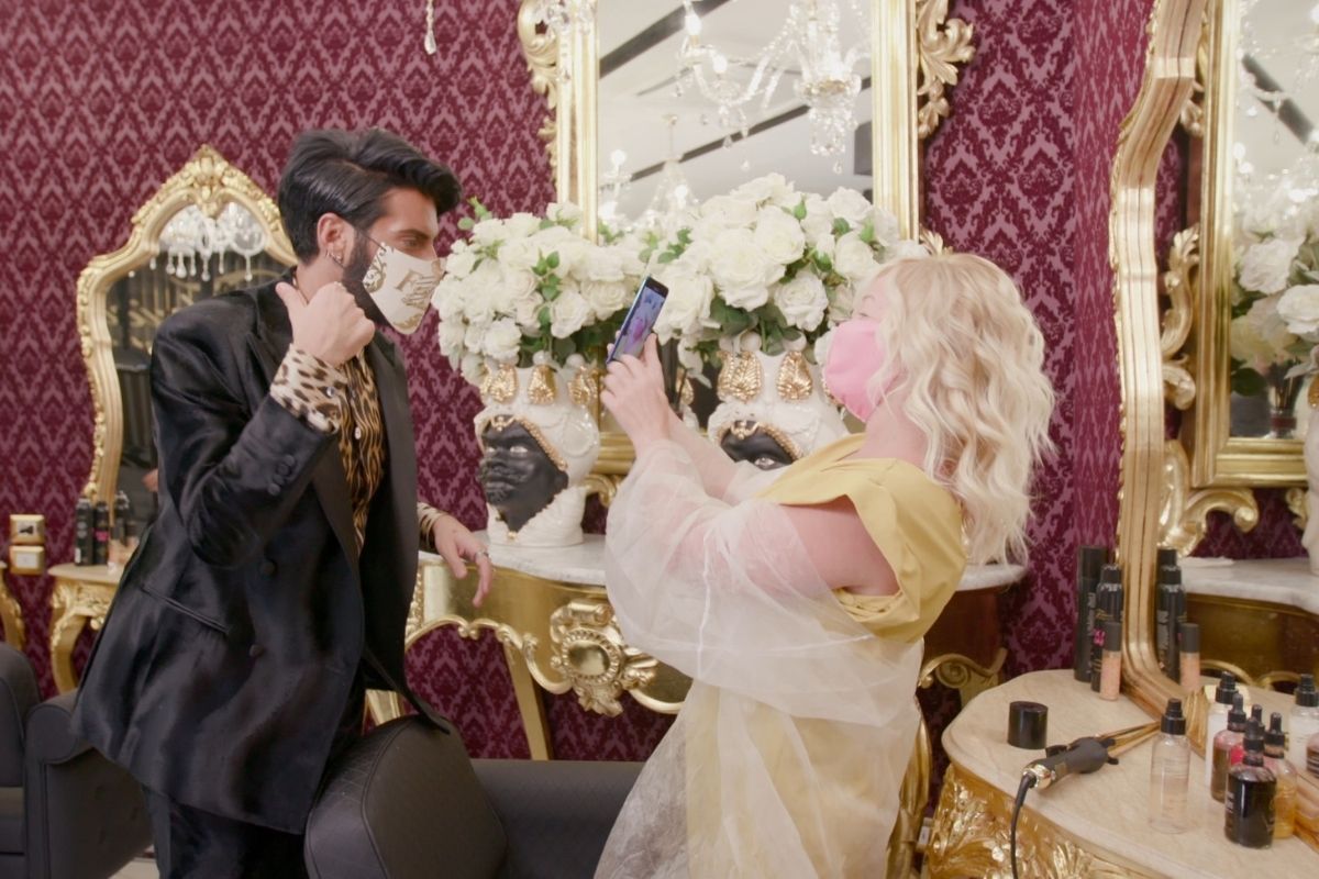 “Tina e le sue voglie”. Federico Fashion Style allibito, Tina Cipollari lo ha fatto nel suo salone
