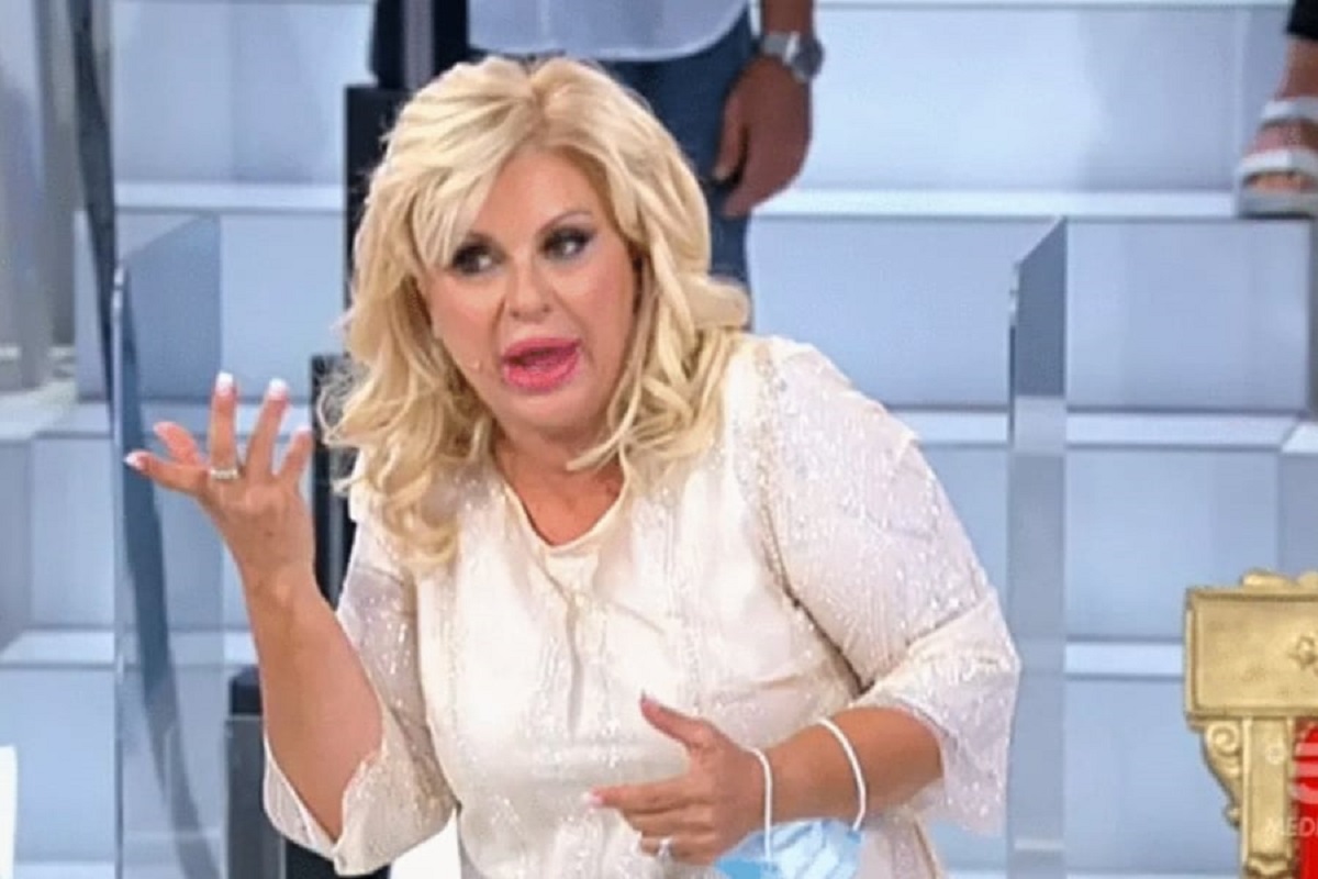 UeD: Tina incredula si rivolge a Gemma: “Ora per causa tua ci querelano”