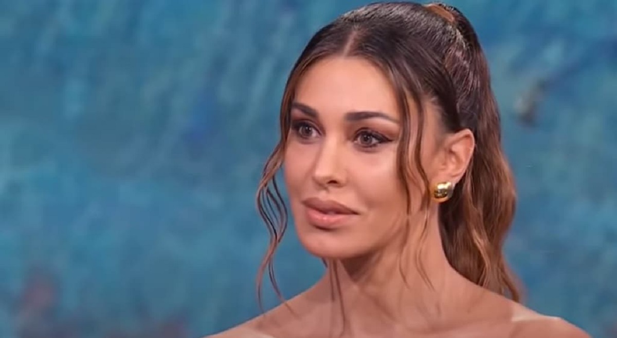 Belen Rodriguez fortemente criticata sui social: “Sono enormi, ti stai rovinando”