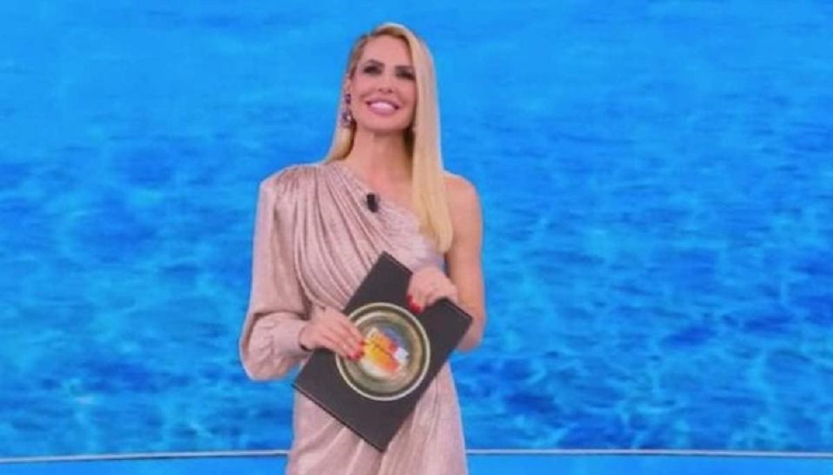 Isola dei Famosi, Ilary sfoggia un look stratosferico? Il prezzo? Decisamente esagerato