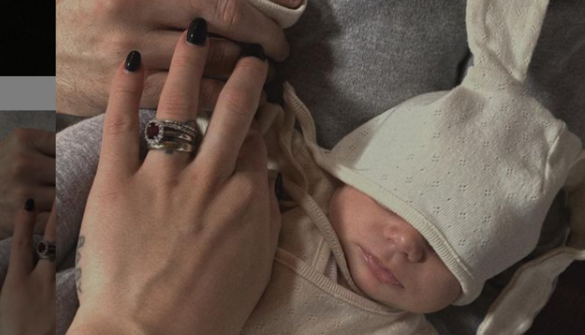 Dopo un mese dalla nascita della piccola Anastasia, Ludovica Valli mostra il suo viso per la prima volta