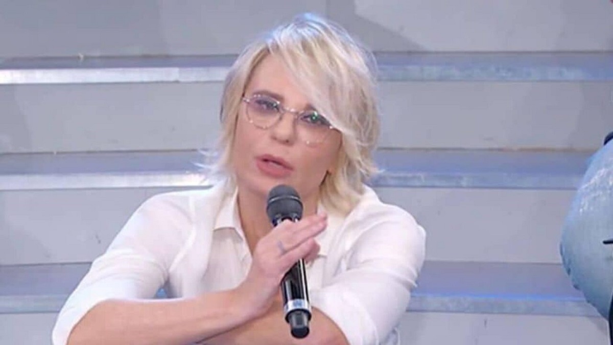 UeD: Maria De Filippi asfalta il cavaliere Luca Cenerelli