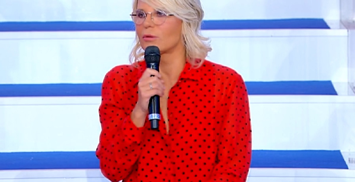 UeD: Maria De Filippi interviene e blocca Armando: “Meglio non andare oltre”