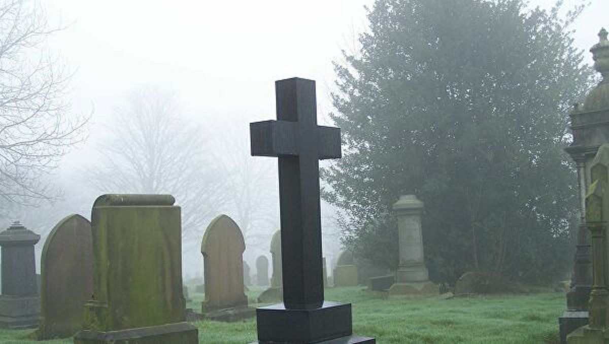 Dal cimitero dei feti abortiti di Roma via il nome delle madri: il regolamento cambia dopo le polemiche