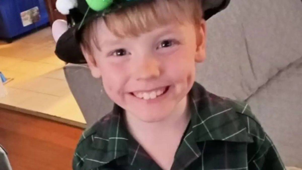 Deklan Babington-MacDonald è morto a 6 anni, soffocato dalla corda di un giocattolo