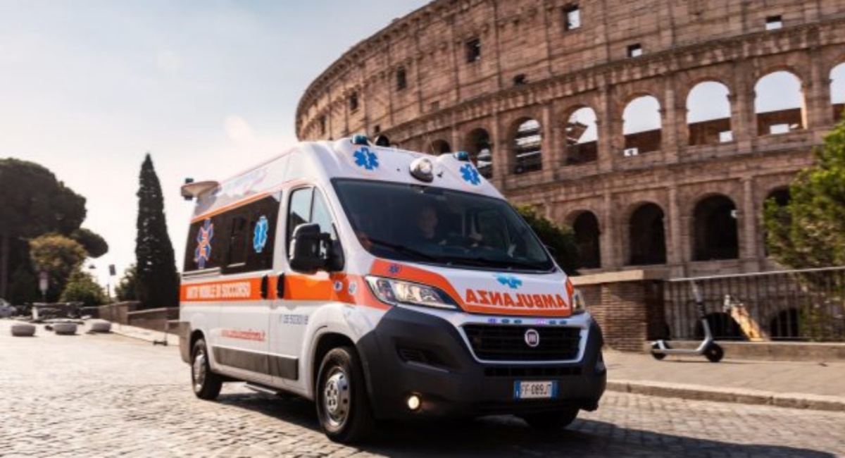 Uomo uccida donna di 40 anni in strada a Roma