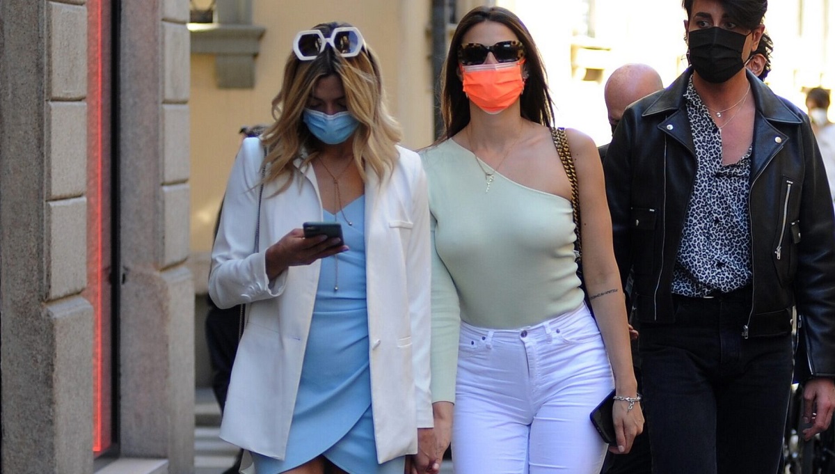 Il look di Dayane Mello e Soleil Sorge per le vie di Milano