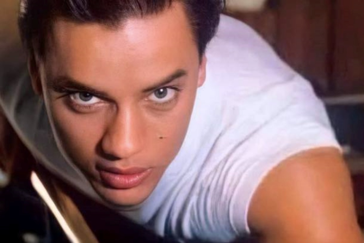 Un tumore al midollo posseo ha portato via il cantante e modello Nick Kamen