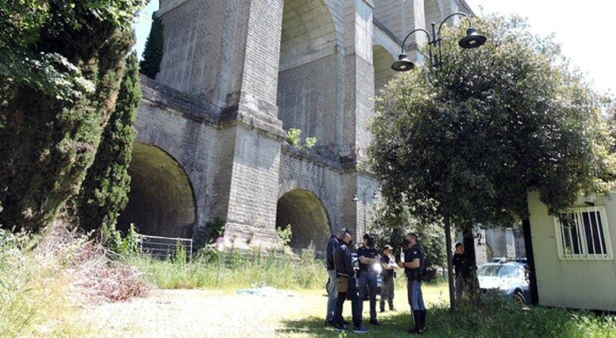 suicidio ponte ariccia