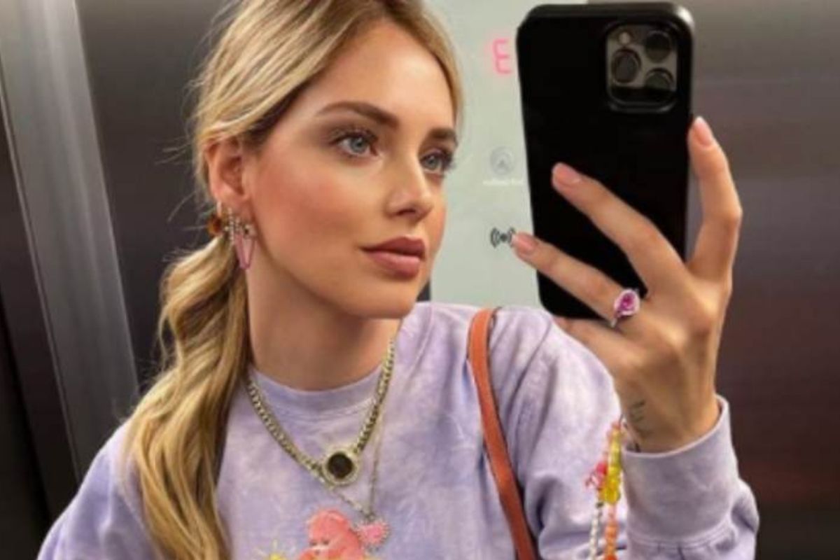 chiara-ferragni-polemica-look-calzini-bianchi-ciabatte-2