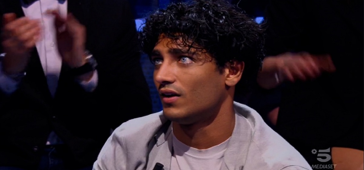 Isola dei Famosi, Akash Kumar attacca Tommaso Zorzi: “Hai vinto un reality non una laurea”