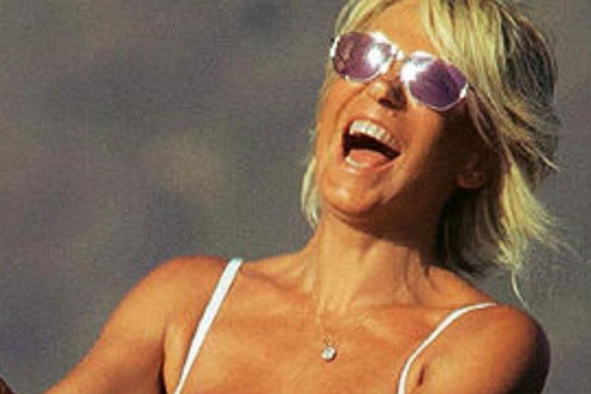 maria de filippi al mare