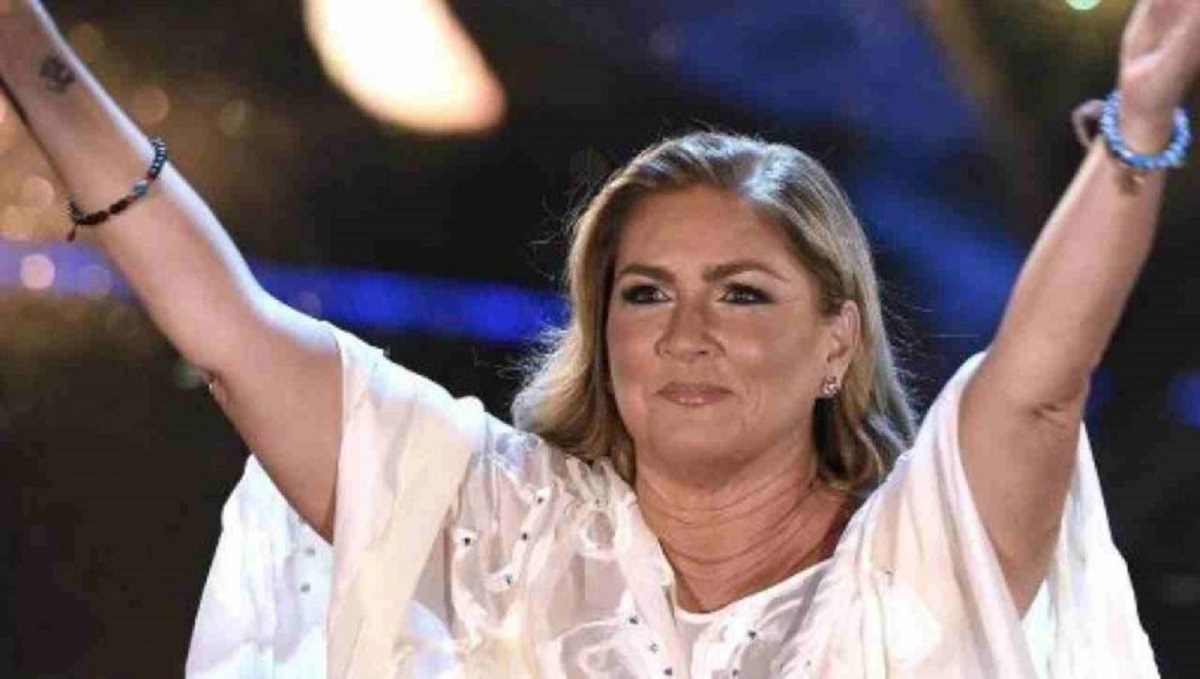 Romina Power si schiera con gli artisti: il flash mob a Lecce