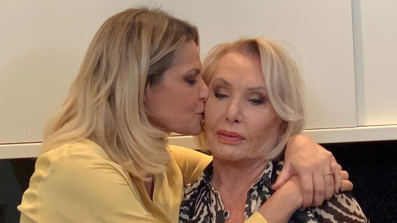 Simona Ventura, mamma vittima di un incidente: il ringraziamento ai medici che l’hanno curata