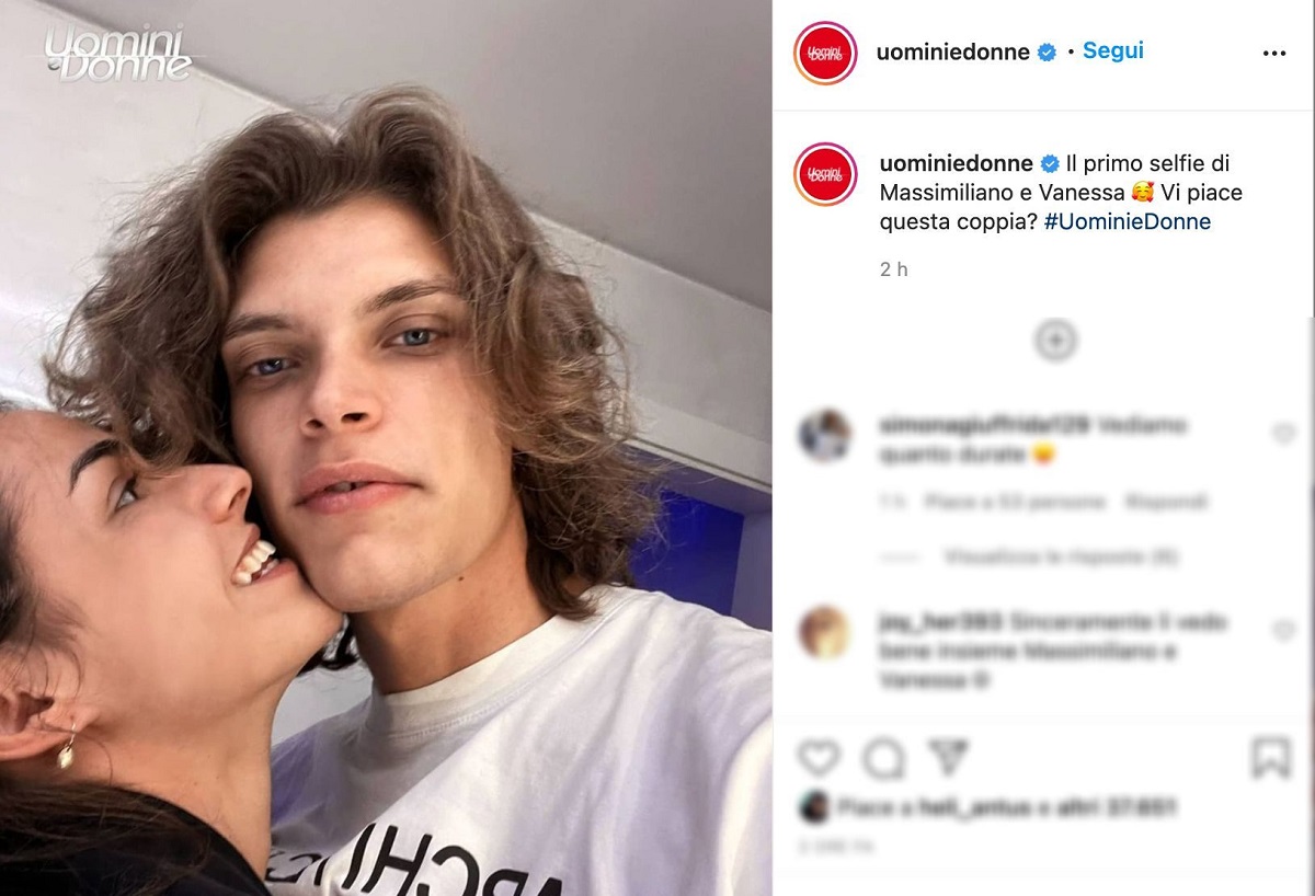 UeD: Massimiliano e Vanessa postano le prime foto ma ai fan non sfugge il dettaglio