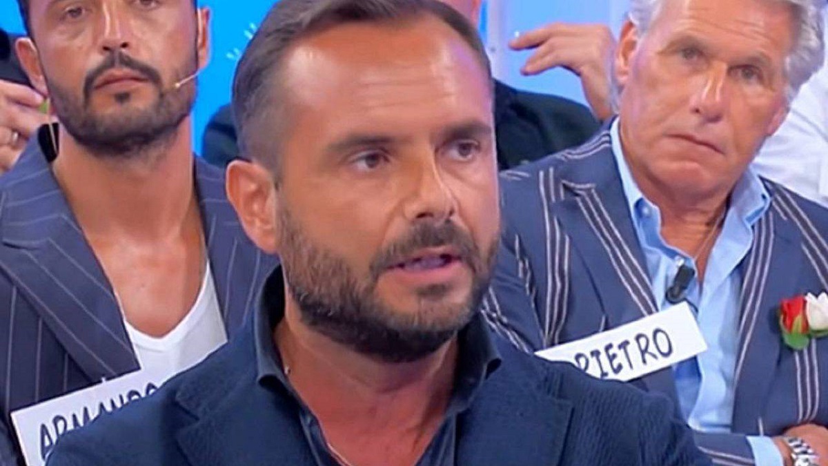 UeD: “Sono scappato”, Enzo Capo abbandona il programma
