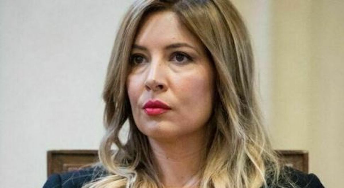 Selvaggia Lucarelli racconta il dramma: “Mio fratello morto per un errore di distrazione”