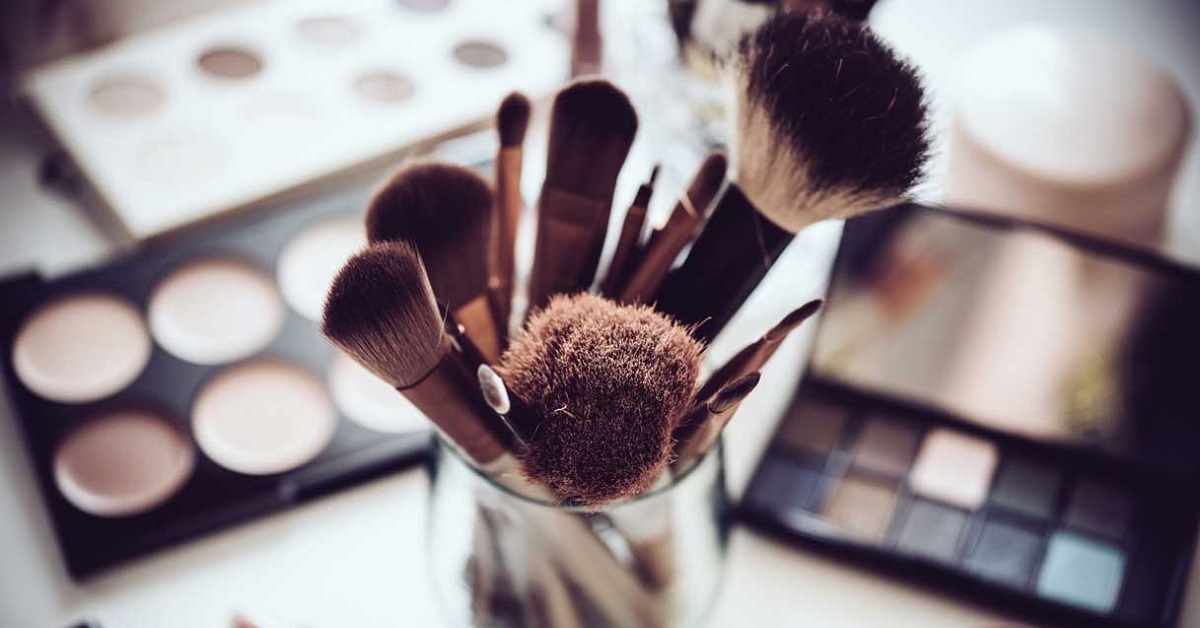 Gli accessori indispensabili per il make up di cui non potrai fare a meno