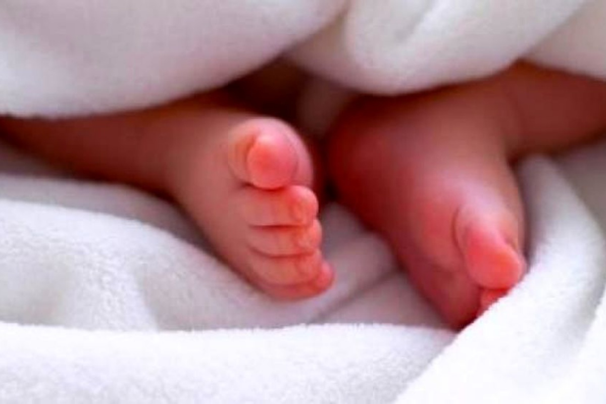 Tragedia a Villanova, bambino di 6 mesi morto sotto gli occhi dei genitori