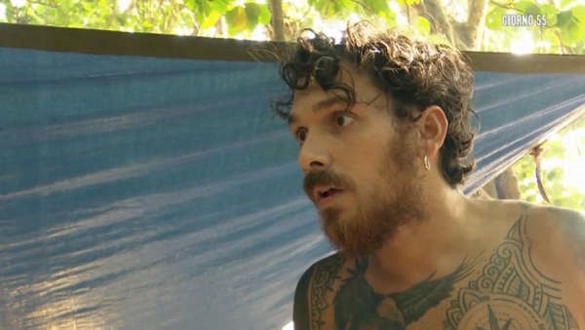 Isola dei Famosi: Andrea Cerioli sbotta. Valentina in lacrime