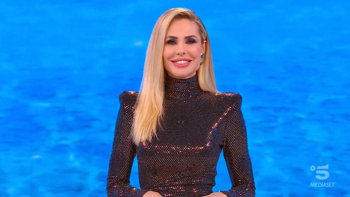 Isola dei Famosi: Ilary Blasi: battuta ambigua a Valentina Persia