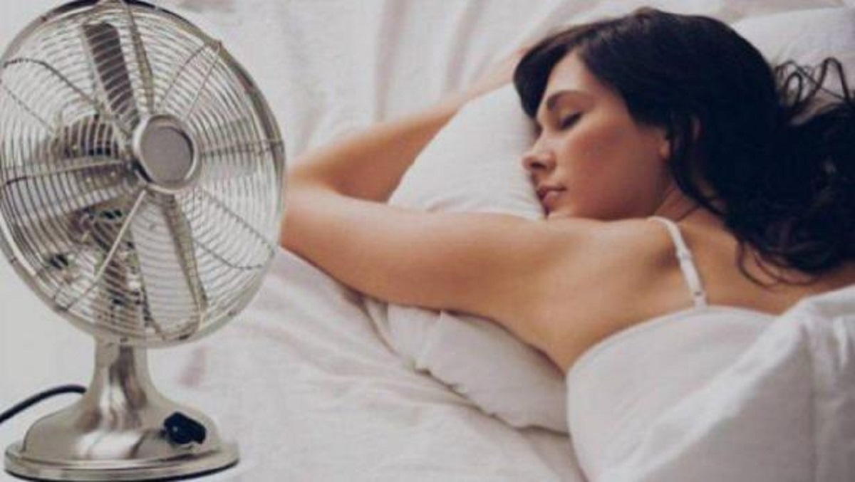 con il ventilatore acceso dormire