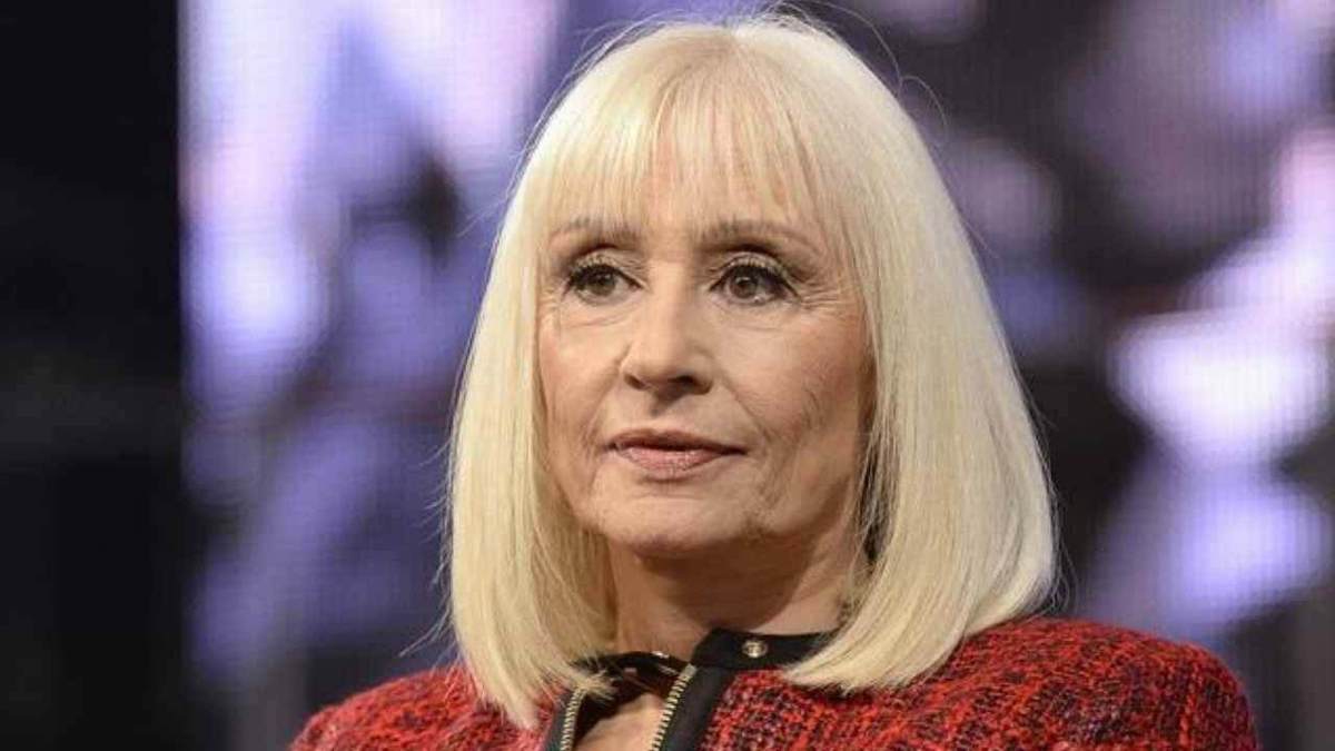 Il dottore svela: “Raffaella Carrà portata via da un tumore”