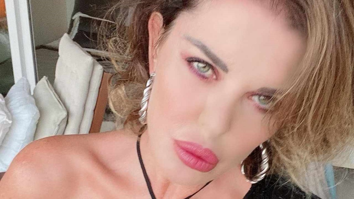 Alba Parietti si scaglia contro Tommaso Zorzi: “Tradire o attaccare un amico”