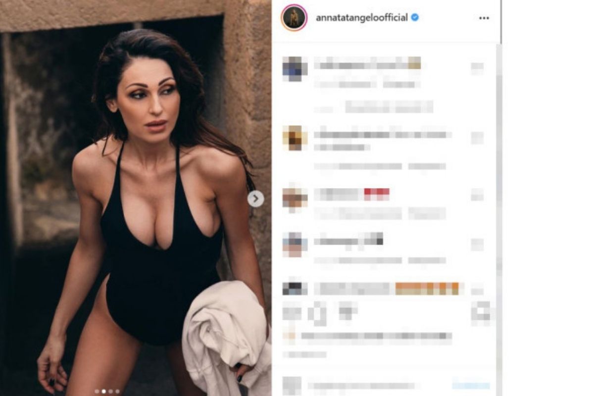 Anna Tatangelo foto Instagram in costume