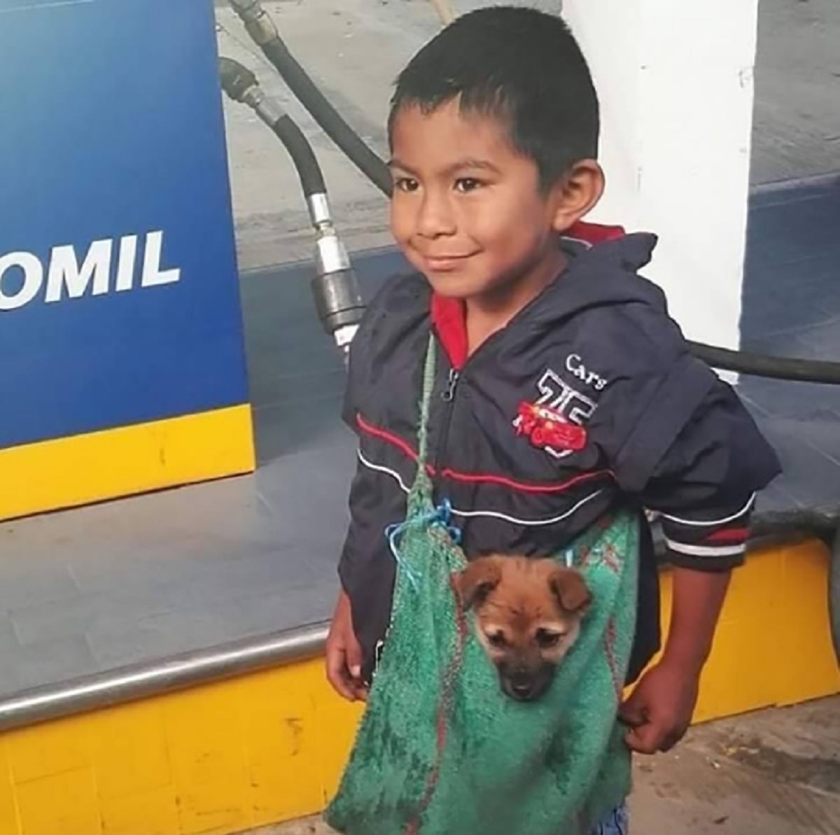 bambino ha sempre il sorriso con le labbra