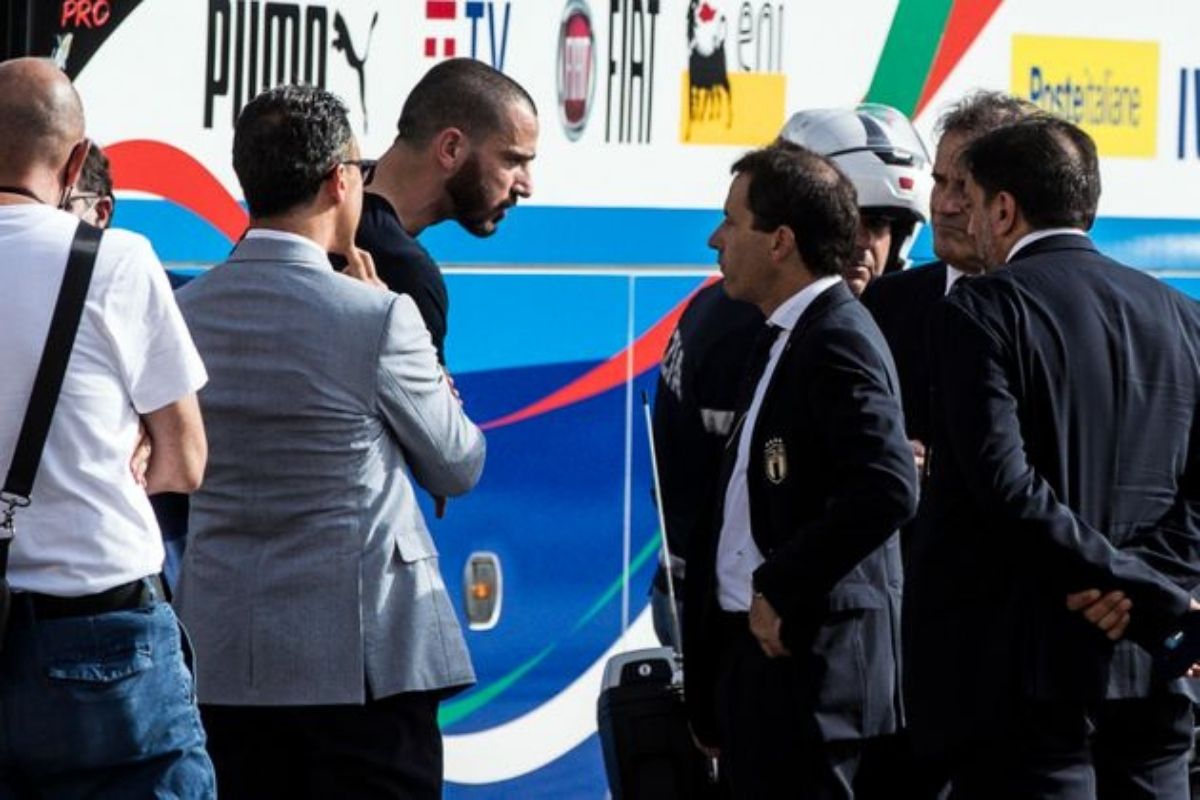 Festeggiamenti Italia, il video inedito dove Bonucci discute con i responsabili della sicurezza