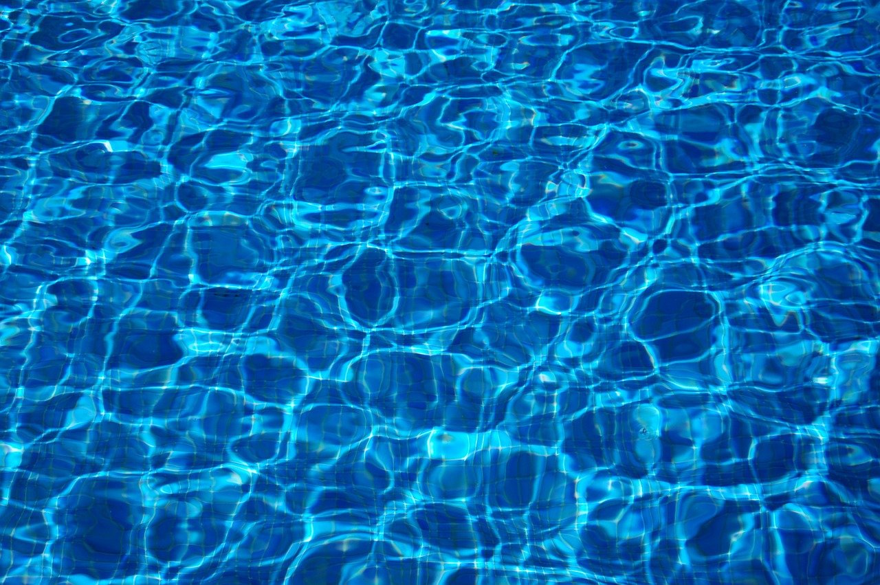 Bimbo morto annegato a San Pietro in Gu, giocava in piscina insieme all’amichetto