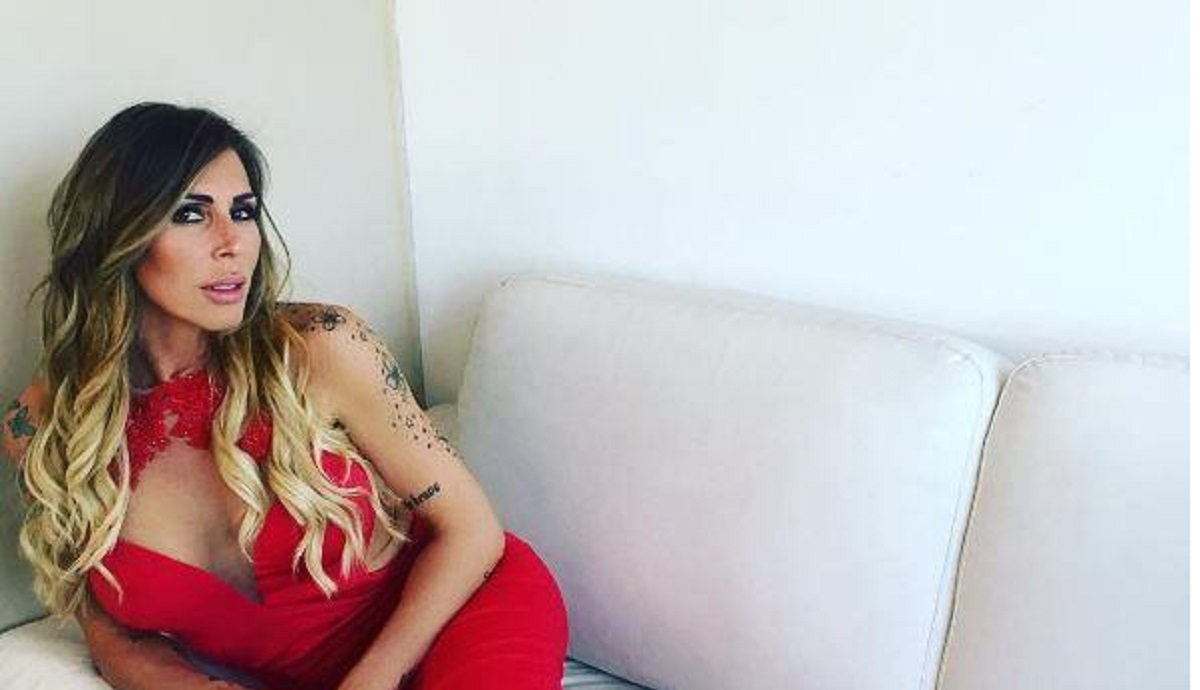 Guendalina Canessa amante del lusso e dello shopping sfrenato: “Non chiedo i soldi a mio padre o al mio uomo”