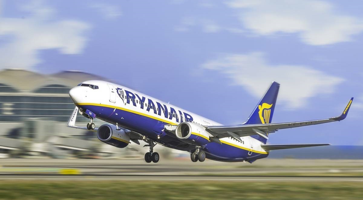 Lotteria Ryanair, vinti 100 mila euro con un biglietto da due euro sul volo Orio del Serio-Siviglia