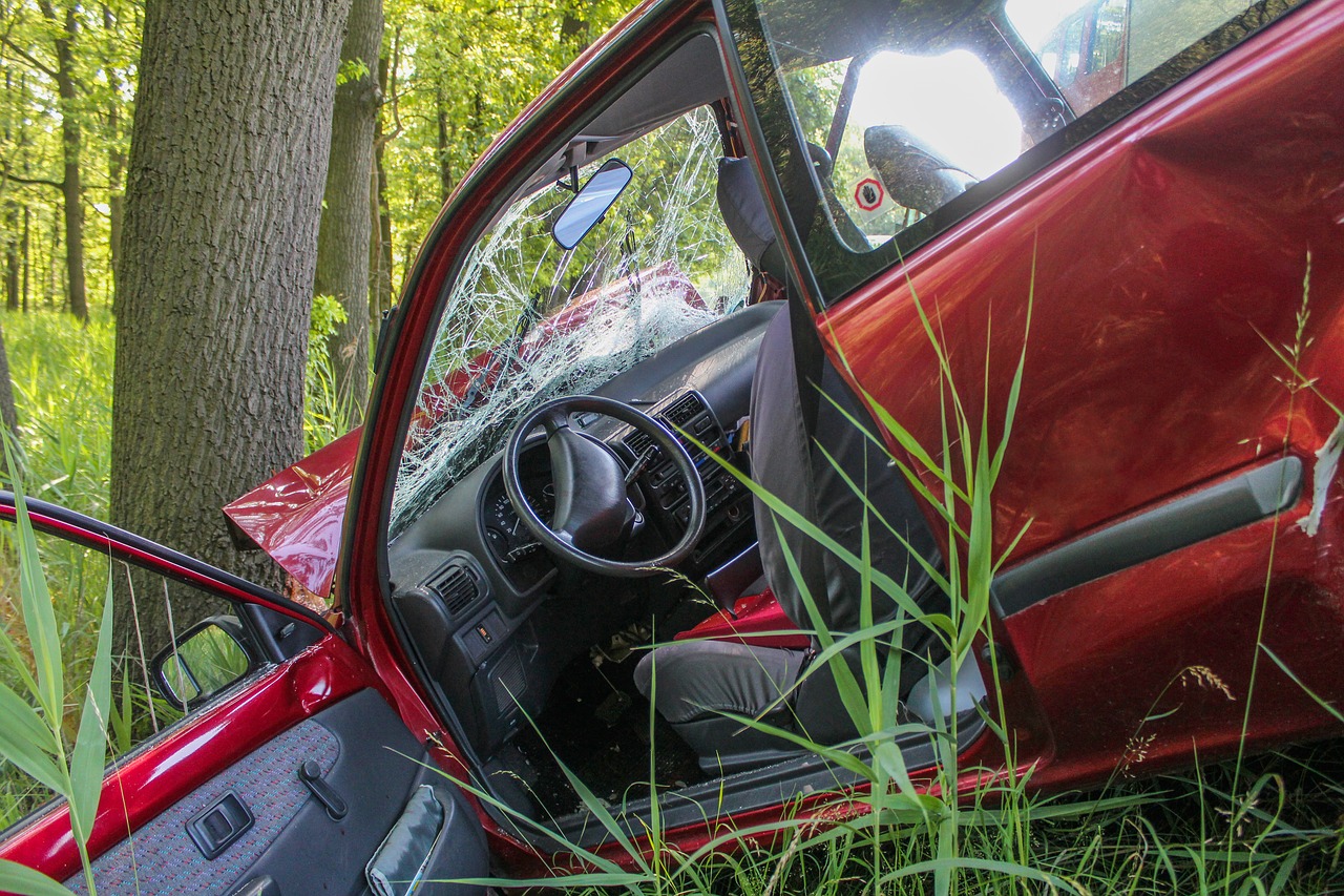 Scontro tra due auto