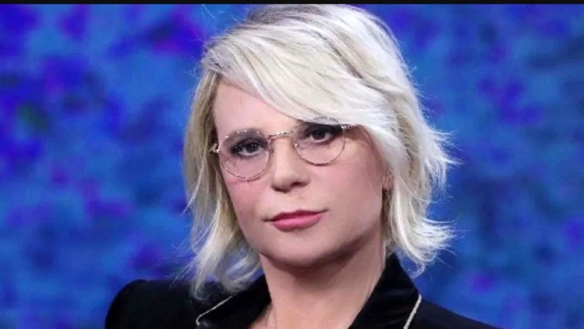 Maria De Filippi pizzicata senza trucco