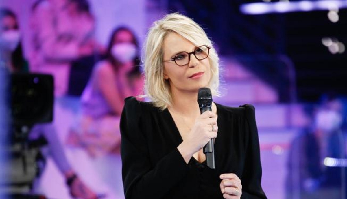 Maria De Filippi volta le spalle alla Mediaset e approda su RaiUno