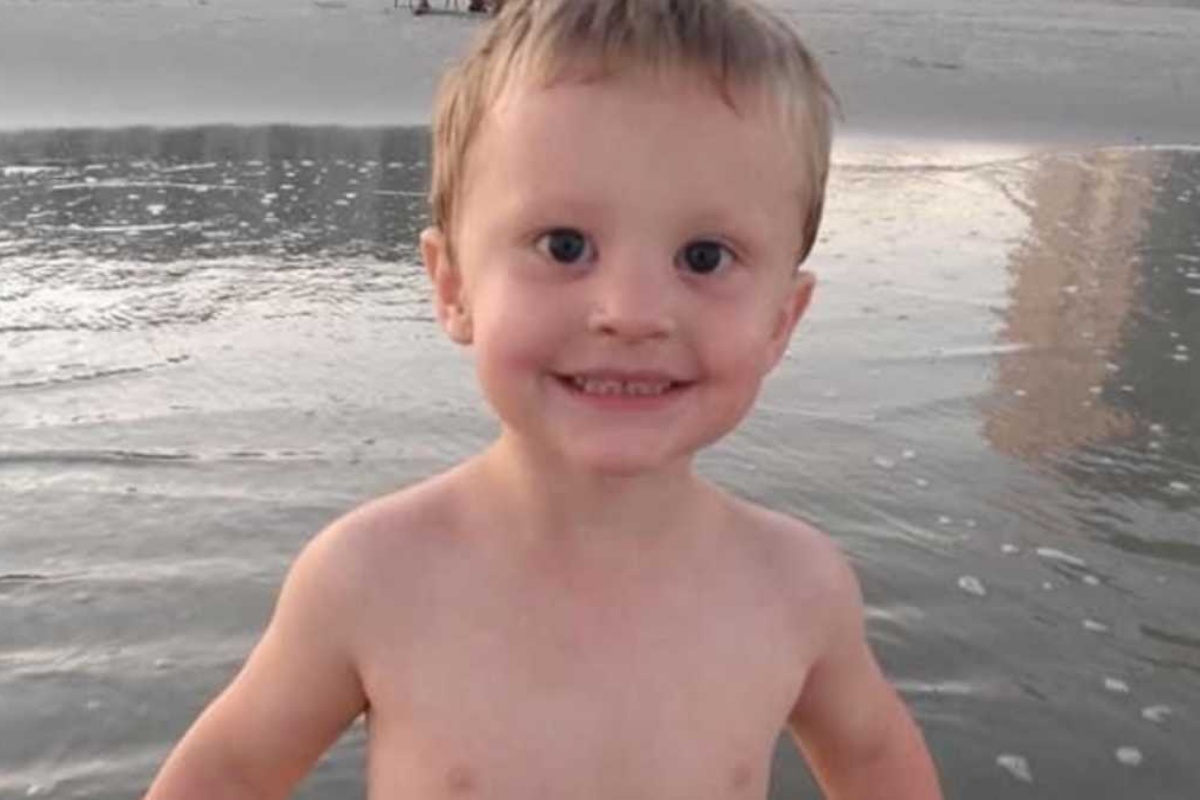 Tragedia: il piccolo Jonathan Milam è morto a 3 anni dopo essere rimasto chiuso in auto