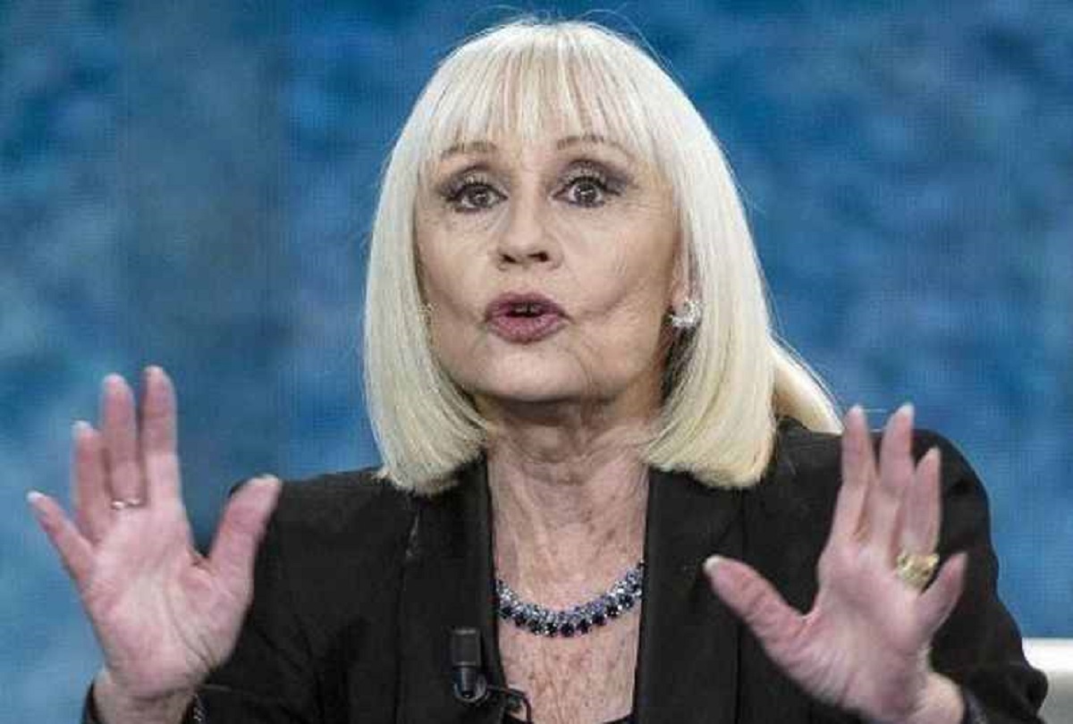 Raffaella Carrà tutta la lite con Mina