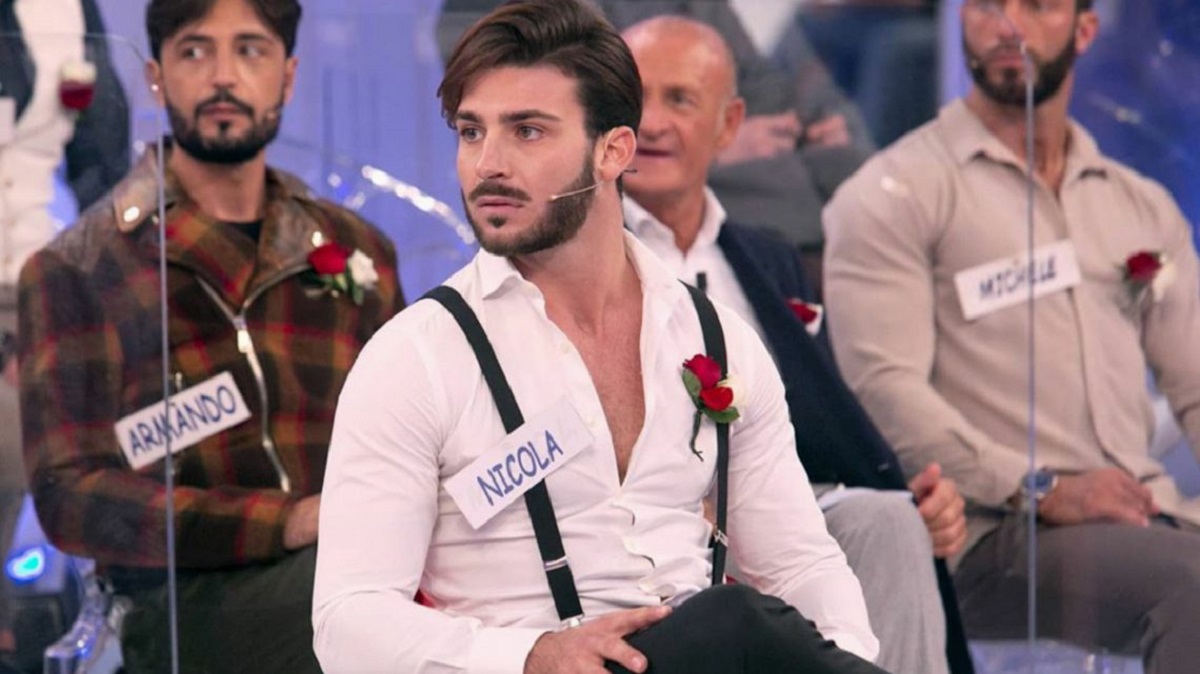 UeD: Nicola Vivarelli in vacanza con la donna misteriosa
